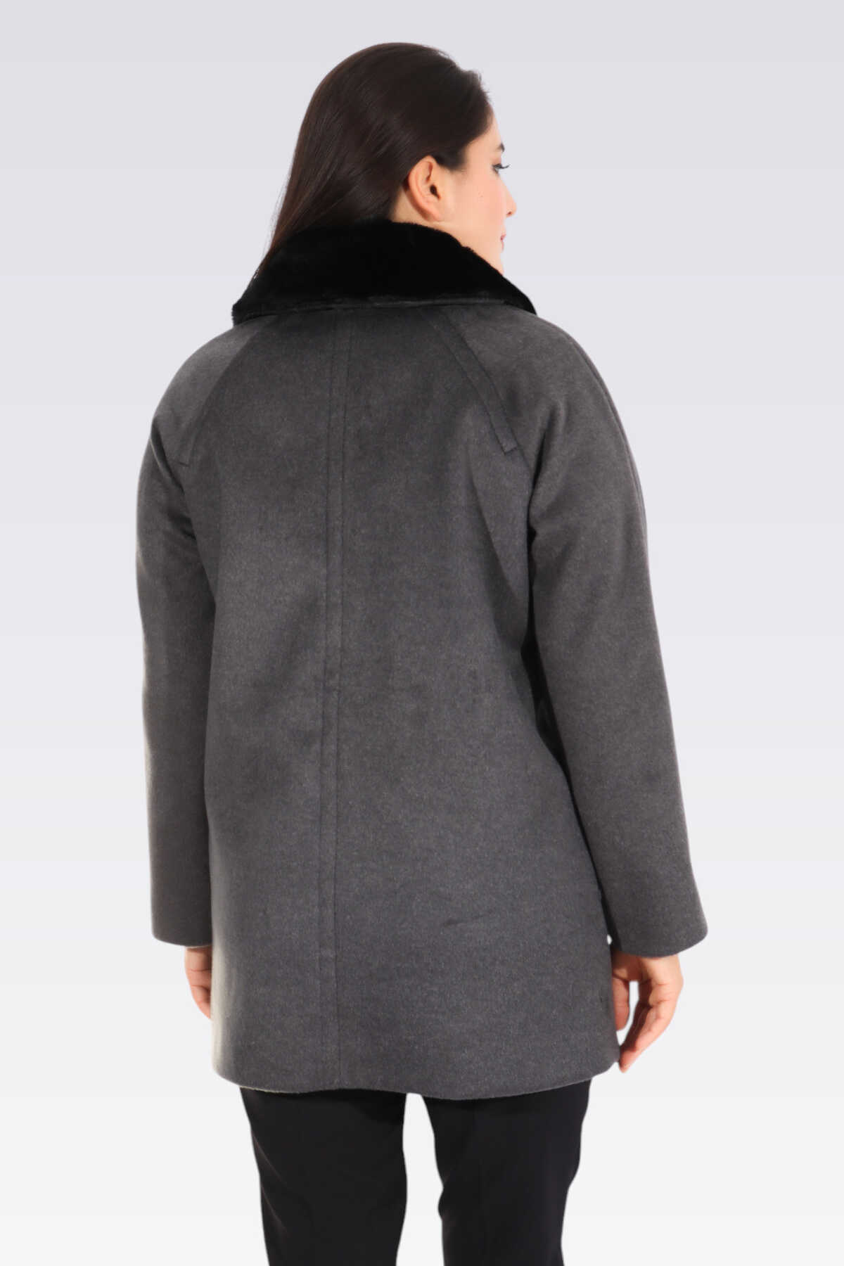 Tolga Saraçoğlu Oversize Midi Kaban - Minimalist Tasarım Secondary image