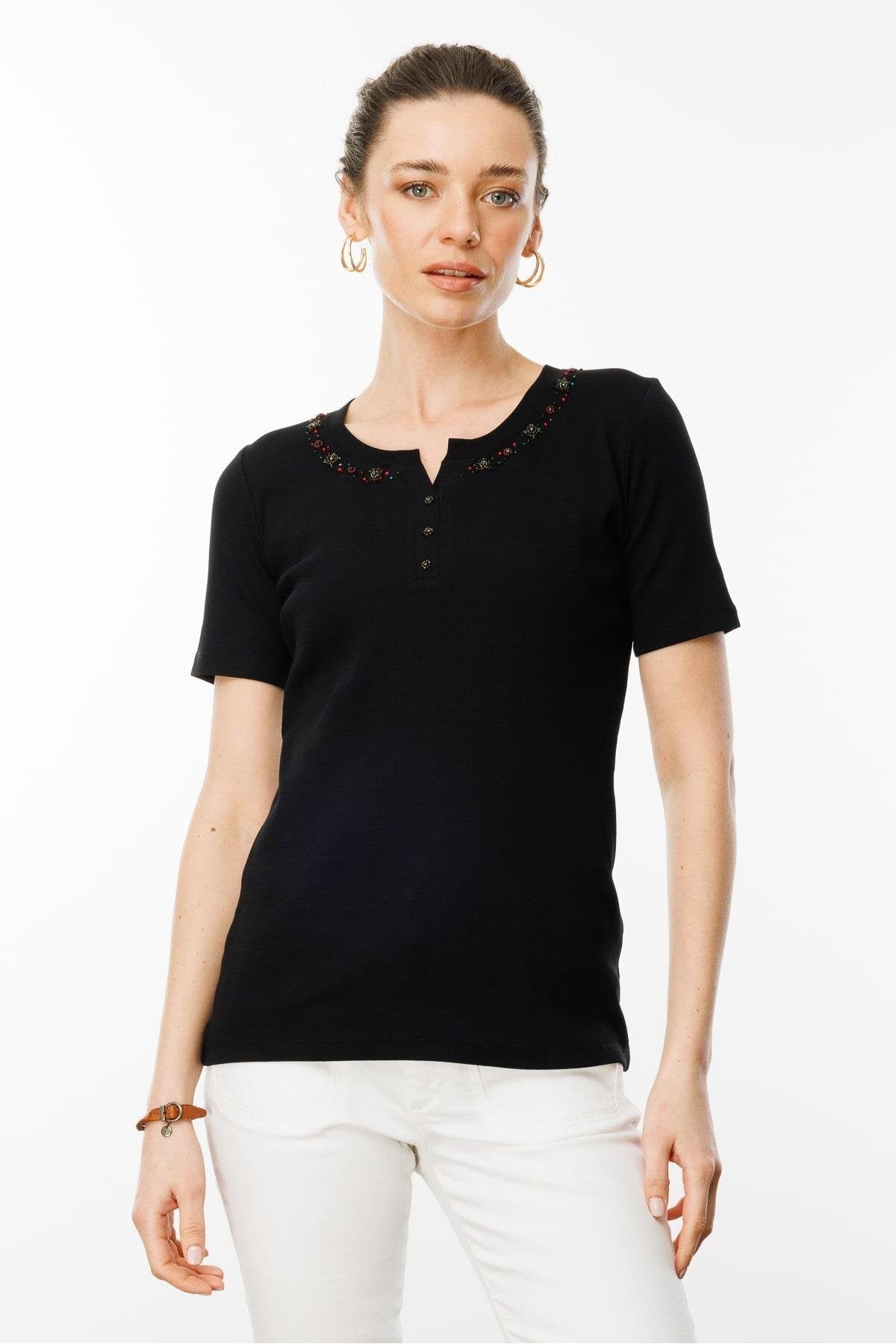 Kadın Açma Yaka Boncuk İşlemeli Pamuklu T-Shirt Lacivert Main image