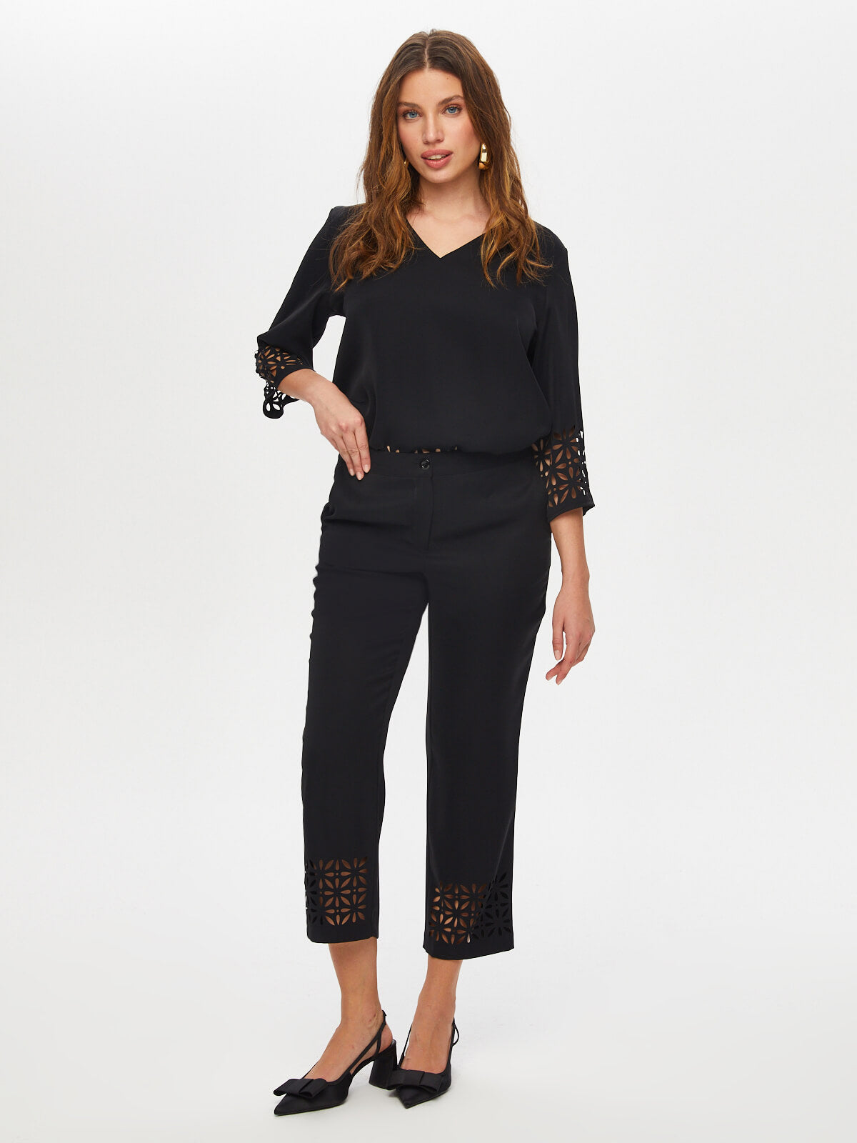 Kadın Paçası Delik İşli Slim Fit Pantolon Faik Sönmez