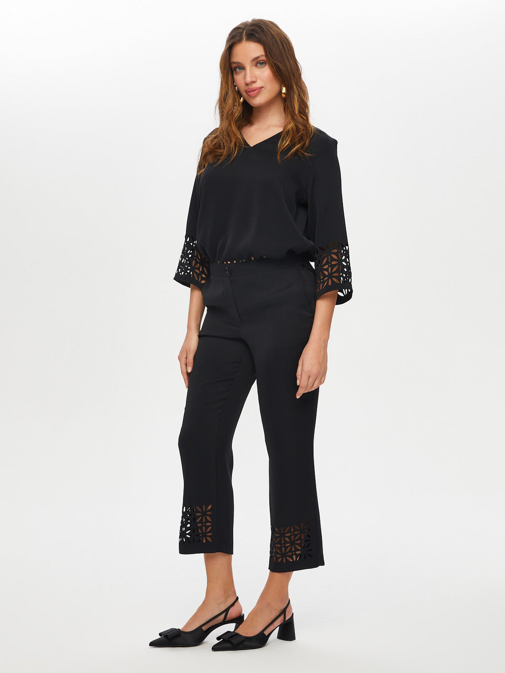 Kadın Paçası Delik İşli Slim Fit Pantolon Faik Sönmez