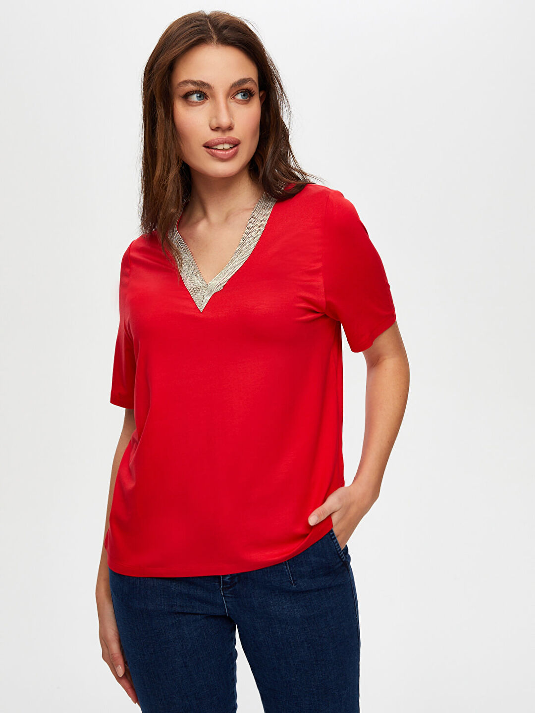 Kadın Zincir Şertili V Yaka Kısa Kol T-Shirt 25YUS25TSH064