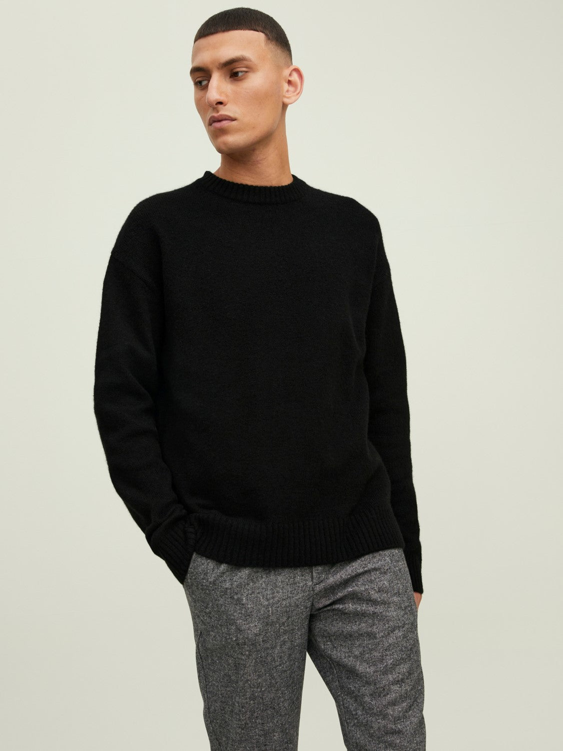 Jack&Jones Oversize Yuvarlak Yaka Erkek Kazak - Minimalist Günlük Stil - Hemen Al!