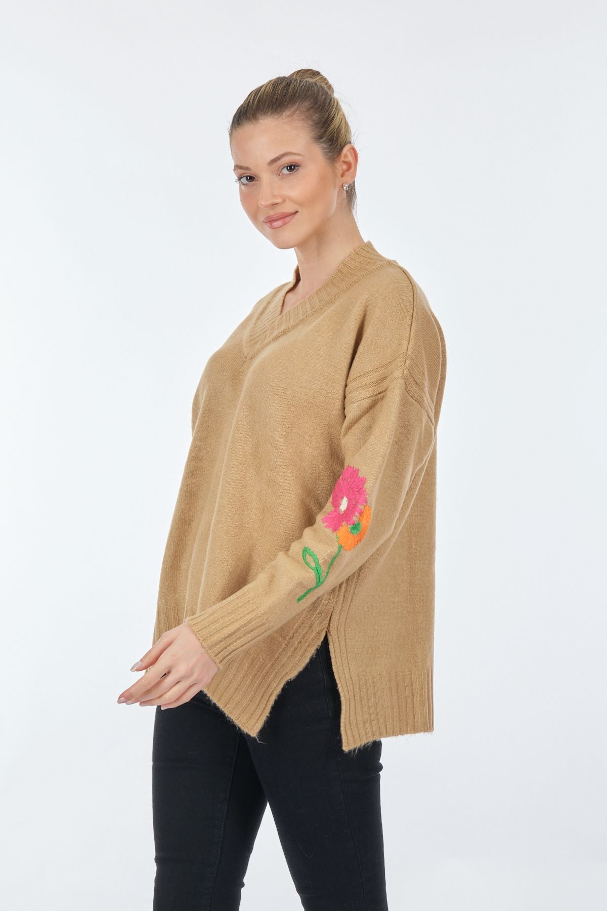 Lal Kadın Oversize V Yaka Midi Triko - Minimalist Stil