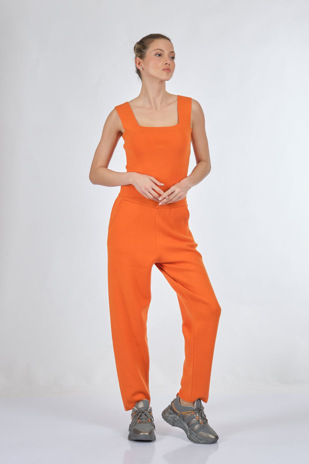 Lal Minimalist Crop Triko Takım - Rahat ve Şık Günlük Stil