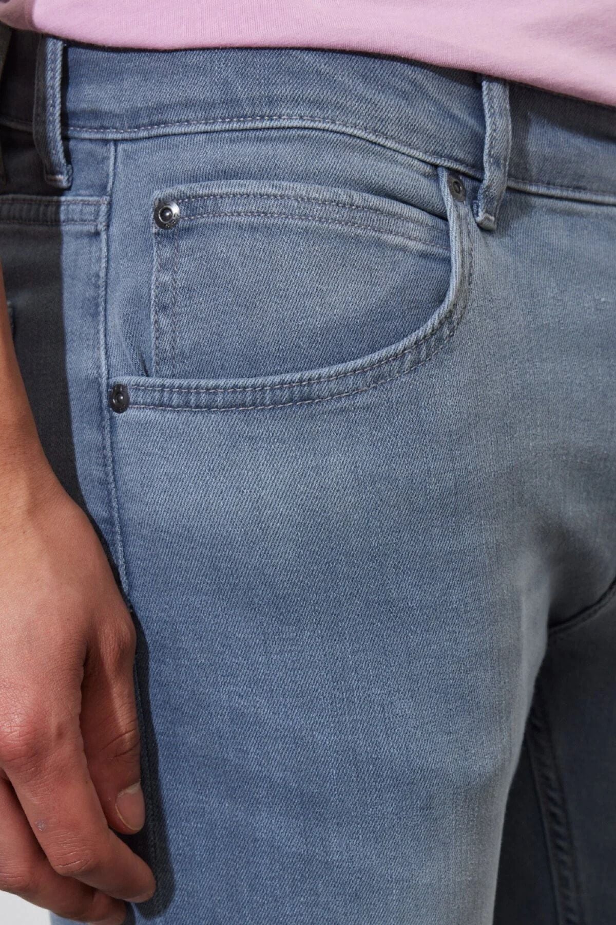 Lee Erkek Slim Fit Jean - Minimalist Günlük Stil - Hemen Al!