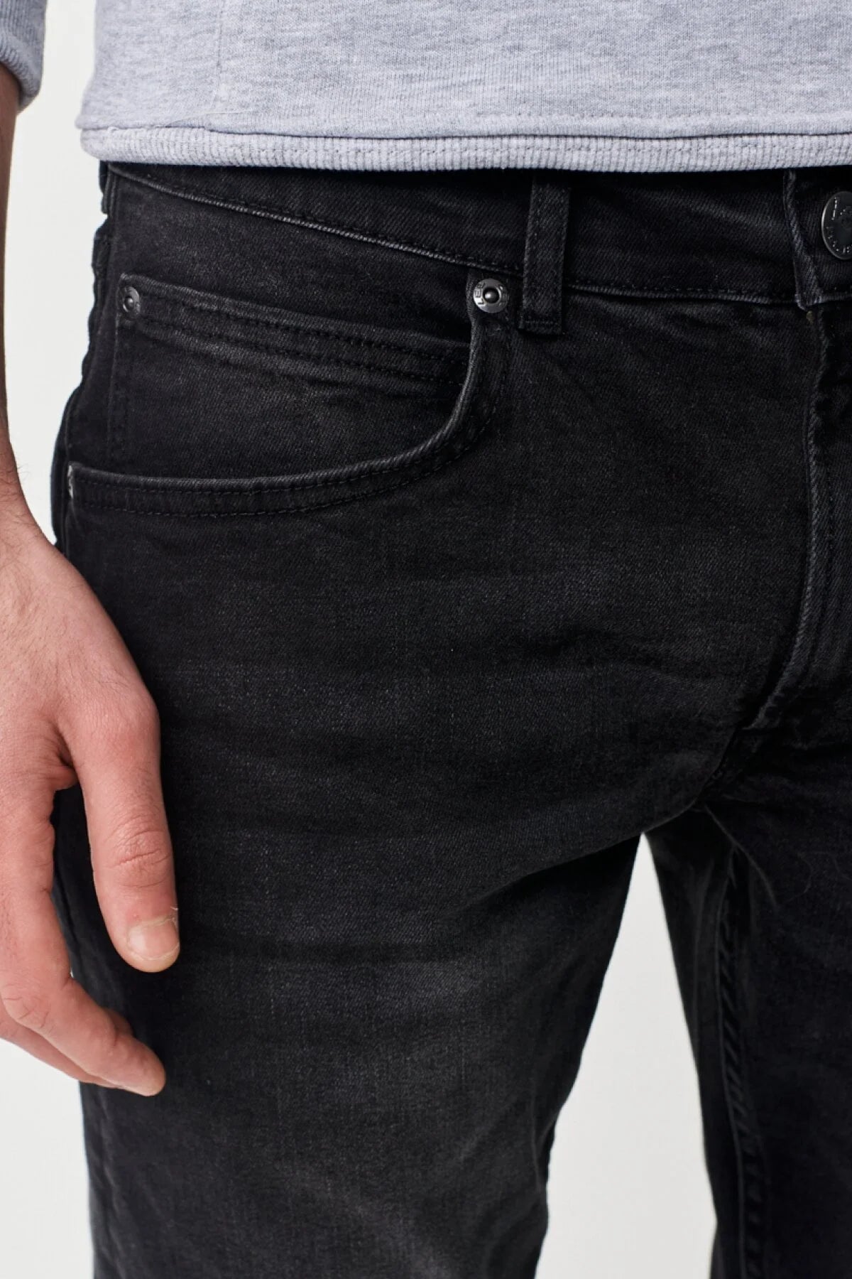 Lee Erkek Slim Fit Jean - Minimalist Günlük Stil - Hemen Al!