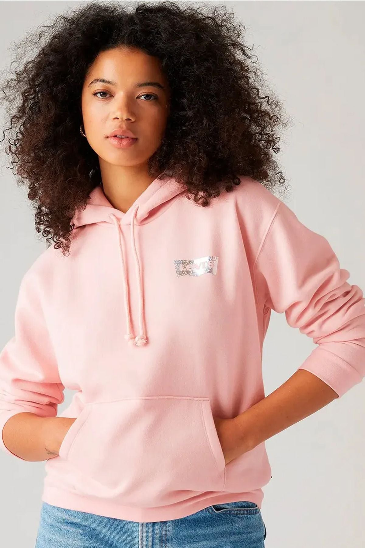 Levi's Kadın Oversize Kapüşonlu Sweatshirt - Rahat ve Şık Secondary image