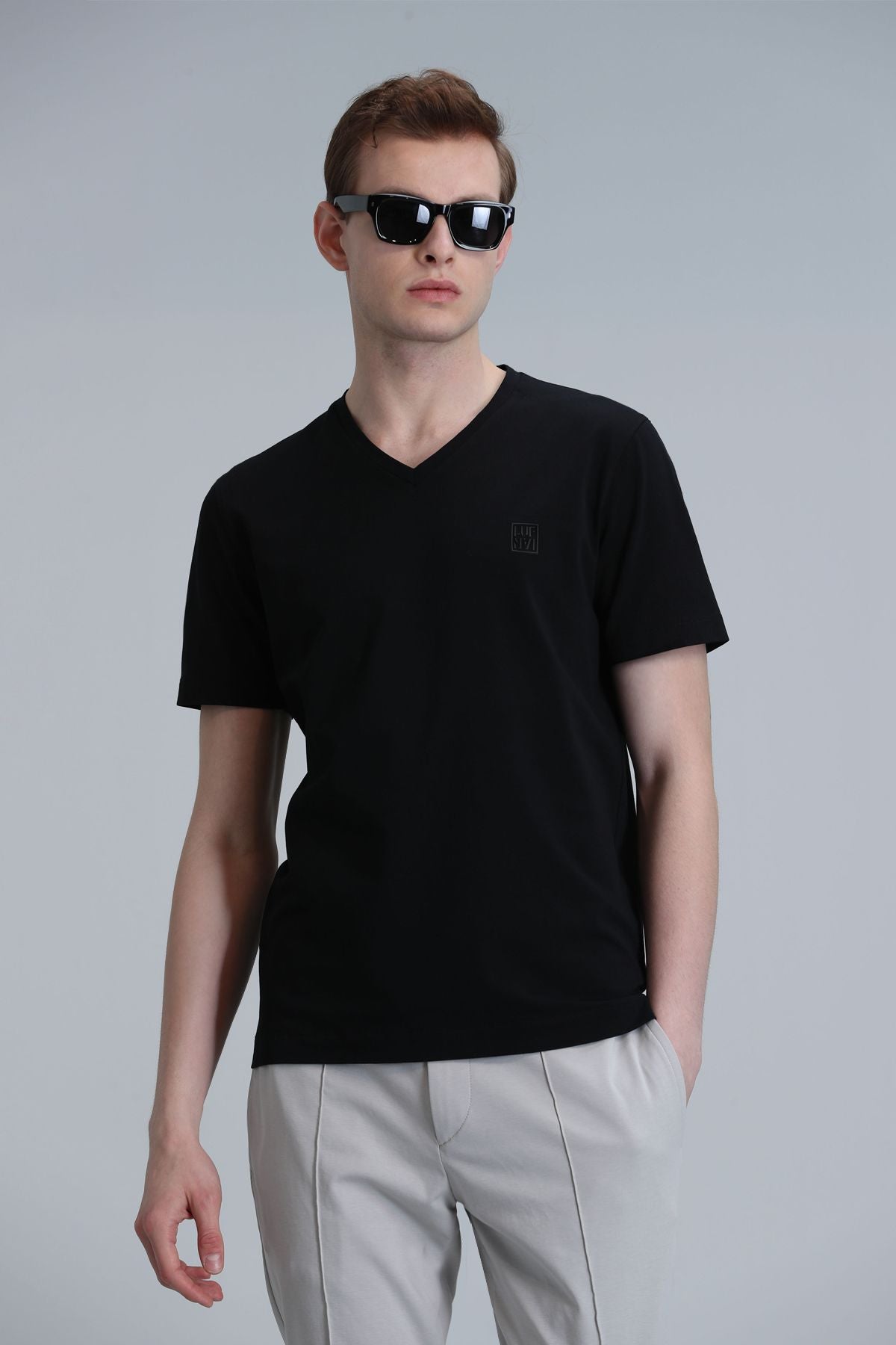 Lufian Minimalist V Yaka Kısa Kol Erkek T-Shirt - Günlük Stil Main image