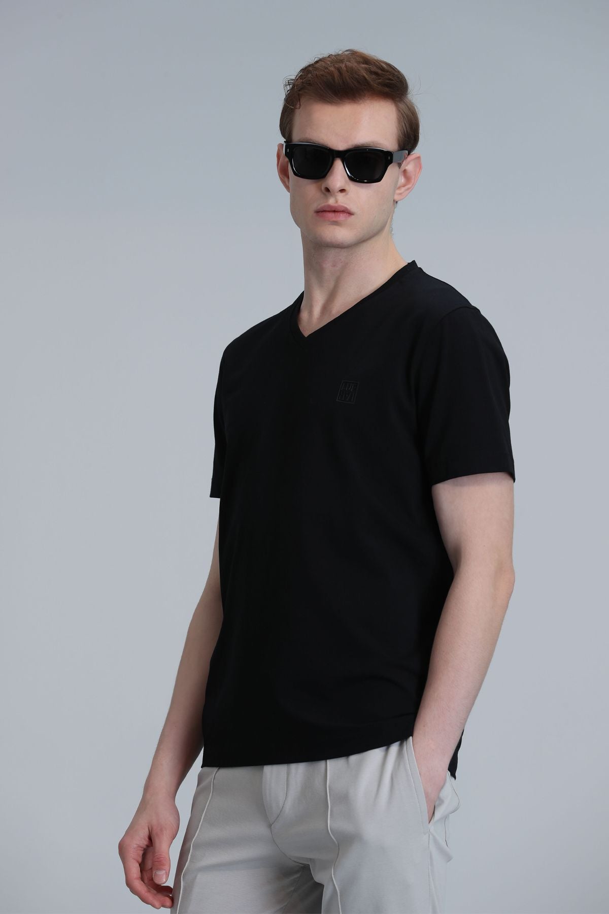 Lufian Minimalist V Yaka Kısa Kol Erkek T-Shirt - Günlük Stil