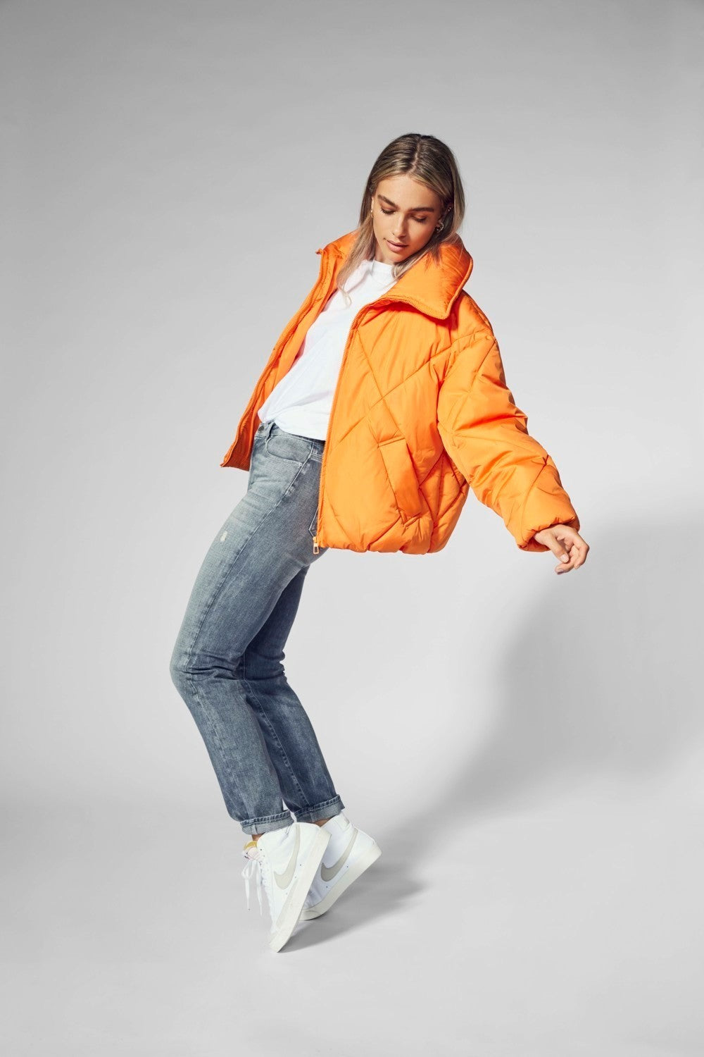Only Oversize Kapüşonlu Şişme Mont - Minimalist Günlük Tarz