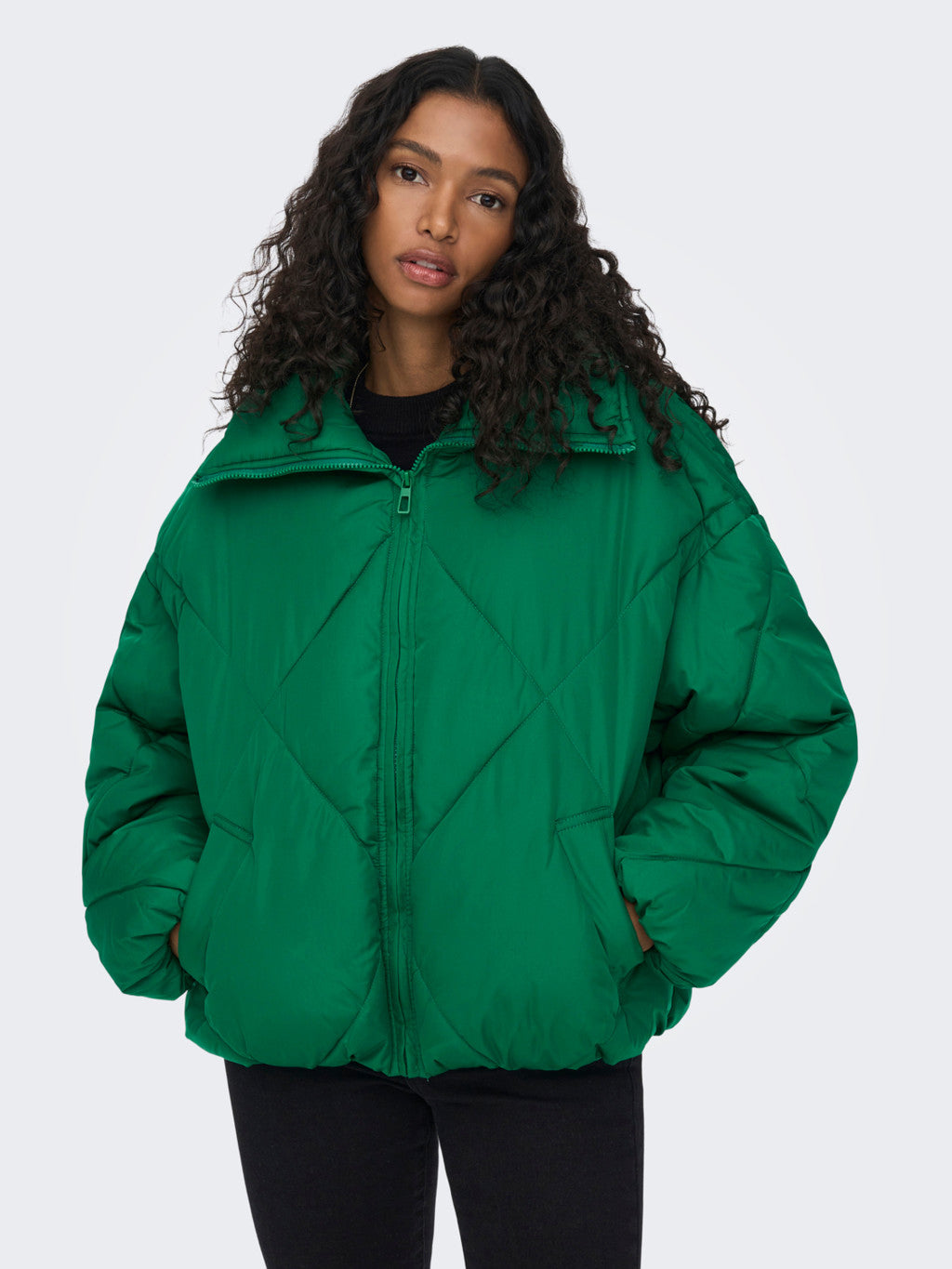 Only Oversize Kapüşonlu Şişme Mont - Minimalist Günlük Tarz