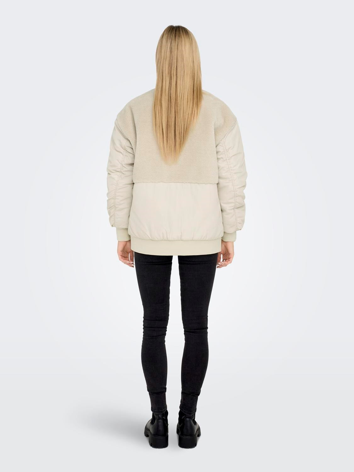Only Oversize Peluş Detaylı Fermuarlı Kadın Kışlık Mont