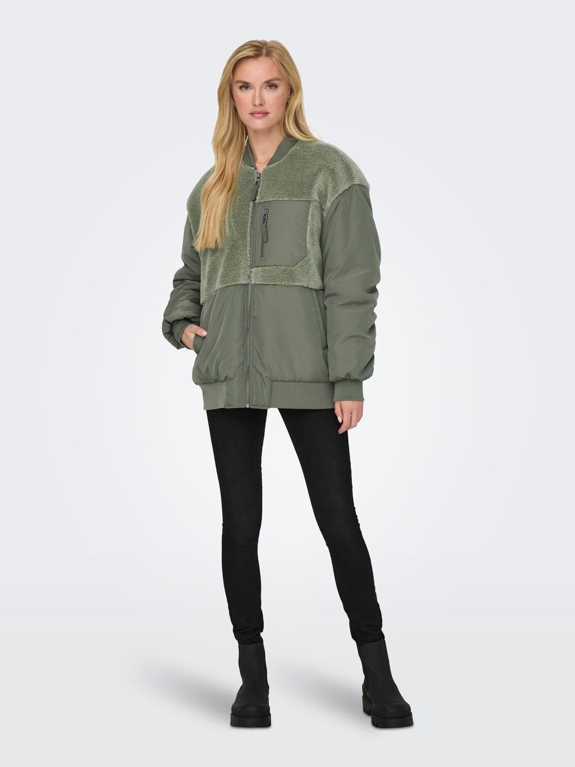 Only Oversize Peluş Detaylı Fermuarlı Kadın Kışlık Mont