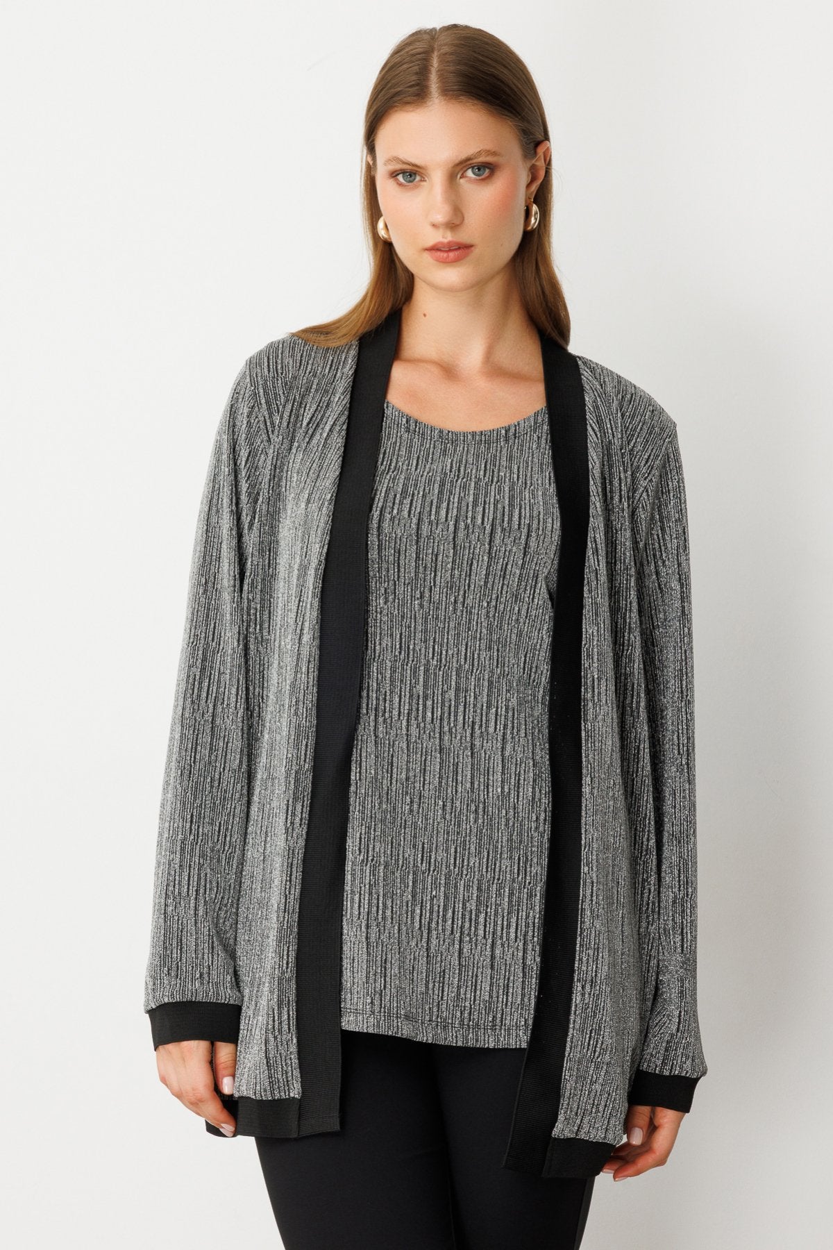 On Kadın Oversize Uzun Kol Minimalist Hırka - Günlük & Şık Kombinler İçin! Main image