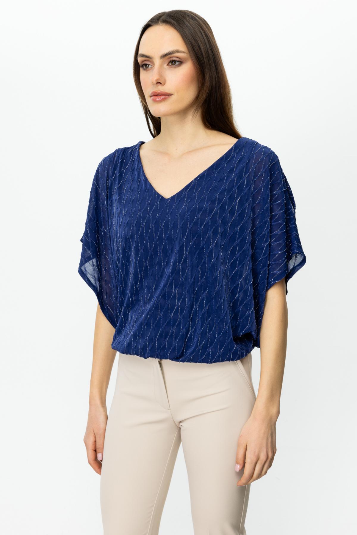 On Kadın V Yaka Oversize Minimalist Bluz - Şifon Kumaş