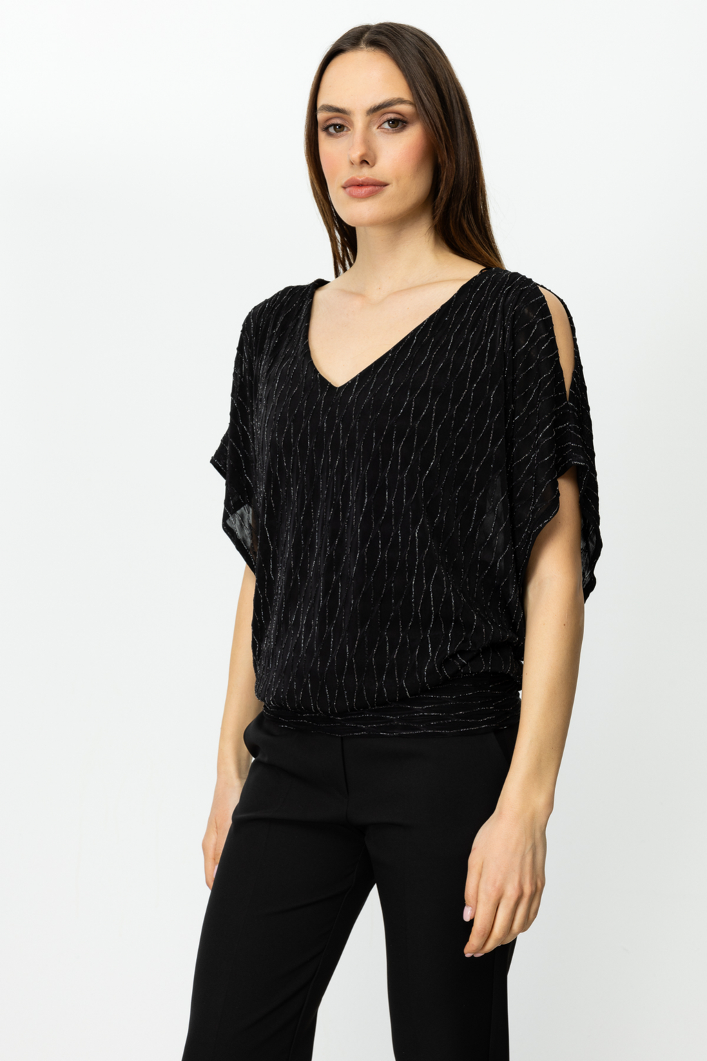 On Kadın V Yaka Oversize Minimalist Bluz - Şifon Kumaş