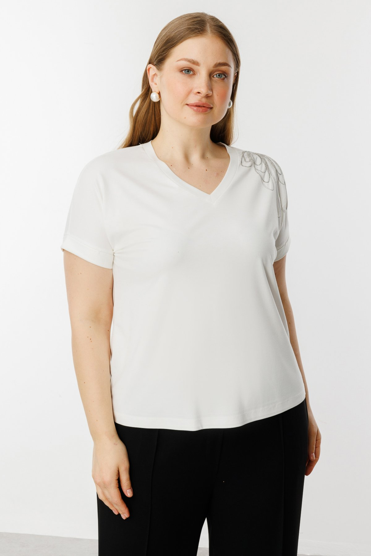 On Omzu Taş İşlemeli Tişört 25Y51421 Ana görsel
