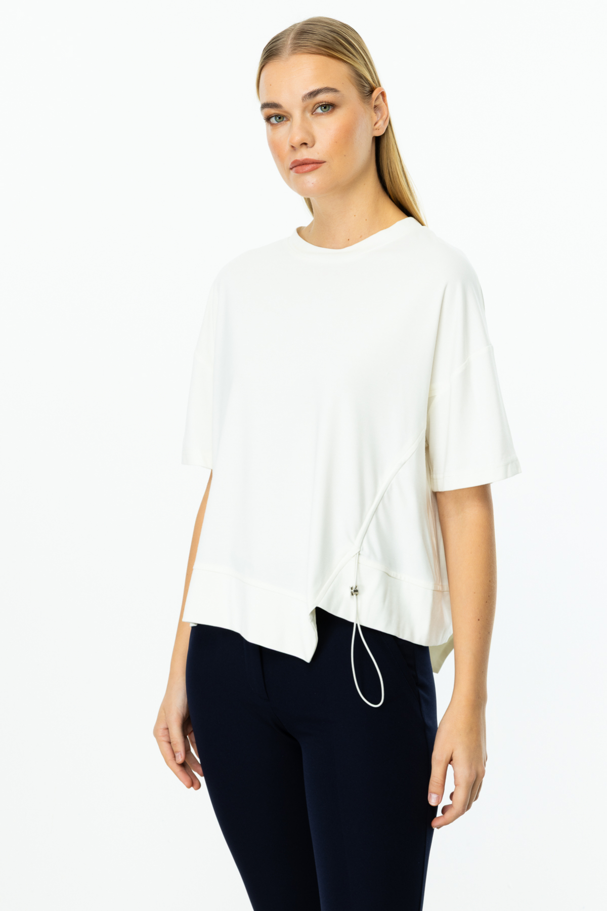On Asimetrik Desenli Oversize Kadın Bluz 25Y56327 Secondary image