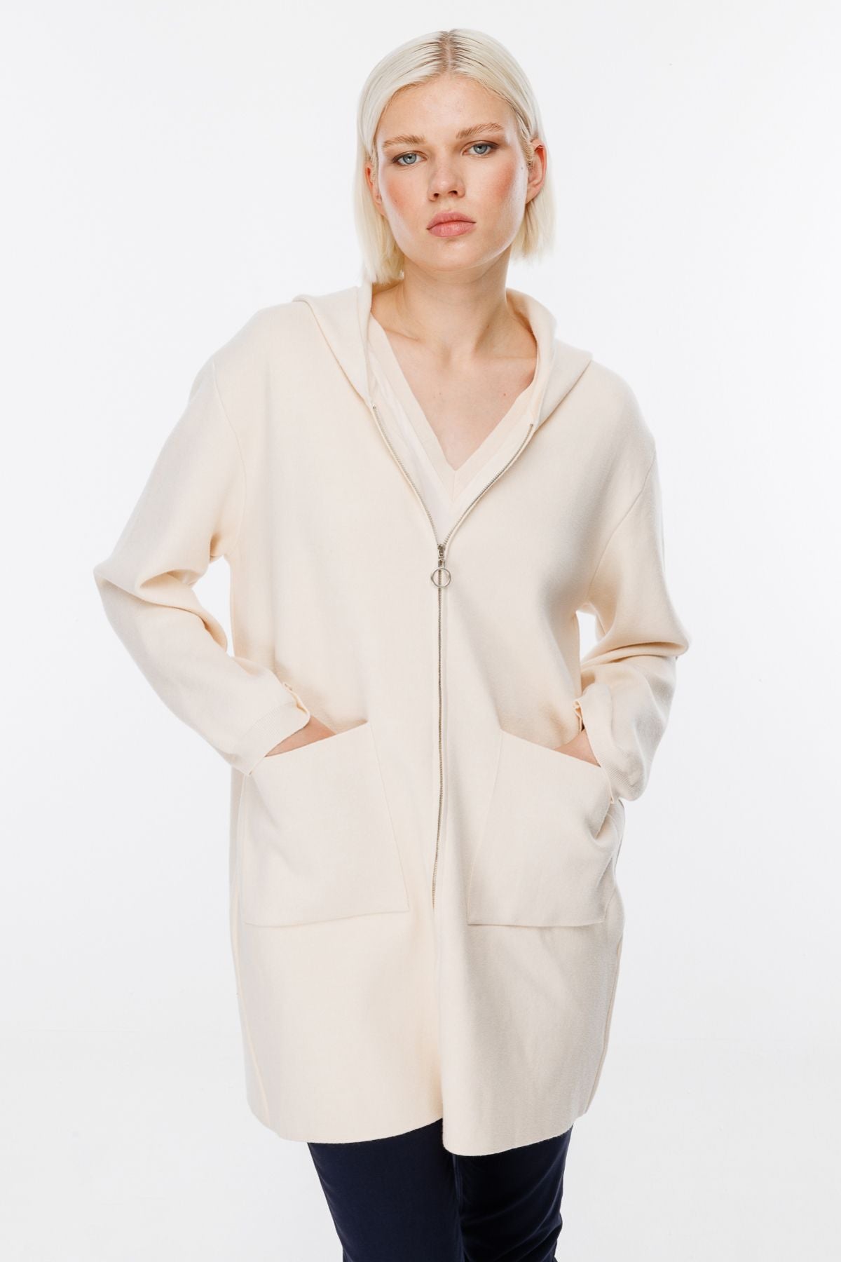 On Kadın Oversized Kapüşonlu Fermuarlı Midi Hırka