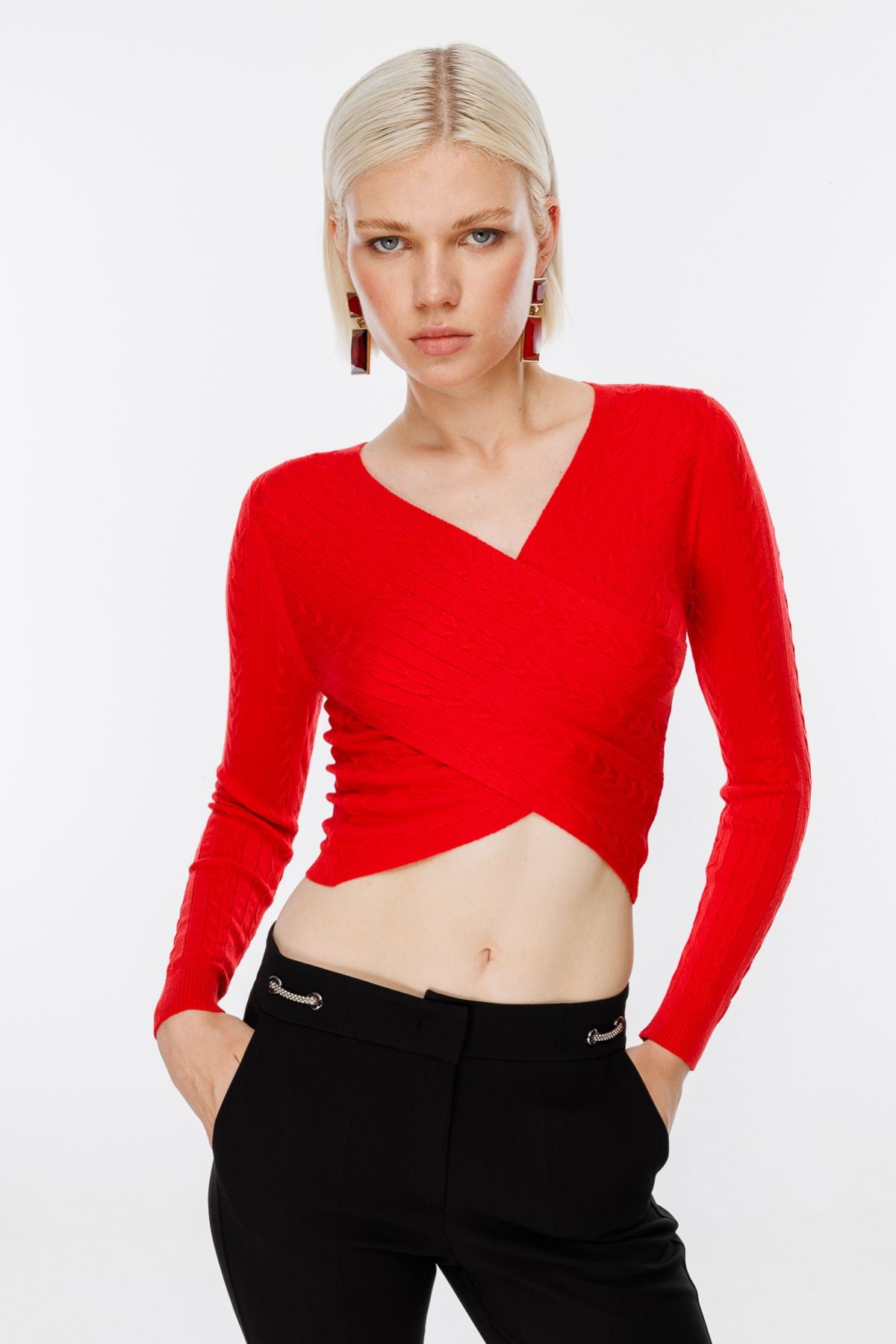 On Kadın Oversize V Yaka Crop Kazak - Uzun Kol