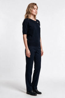 On Kadın Asimetrik Yaka Kısa Kollu Örme Kazak