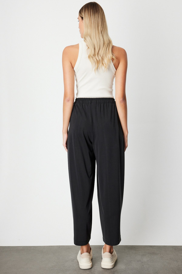 On Kadın Oversize Midi Pantolon - Rahat ve Şık Günlük Kombin