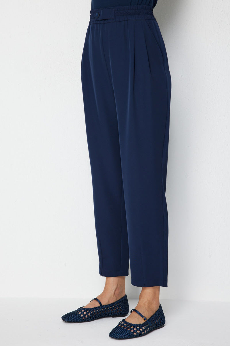 On Kadın Yüksek Bel Rahat Kesim Beli Lastikli Pile Detaylı Ankle Pantolon 26YON78105