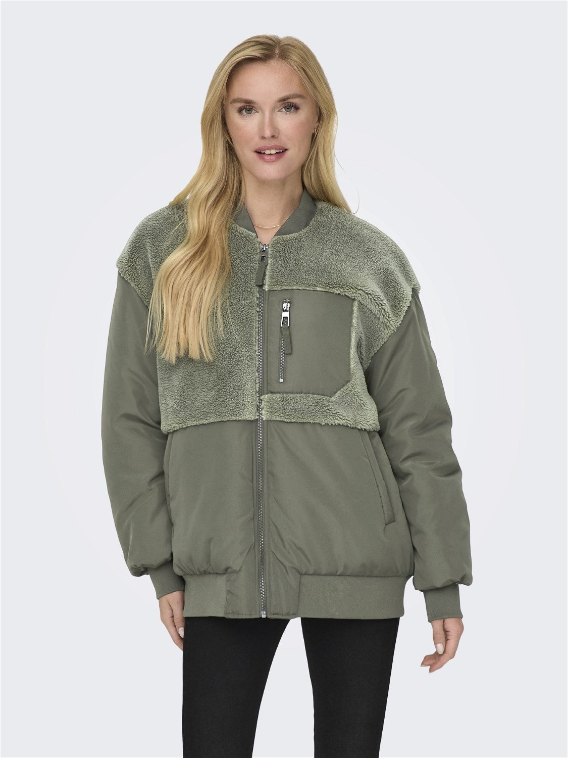 Only Oversize Peluş Detaylı Fermuarlı Kadın Kışlık Mont Secondary image
