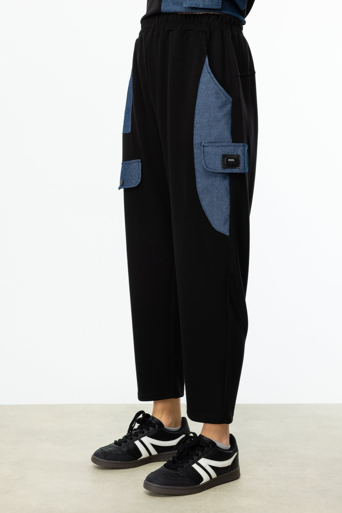 On Beli Lastikli Denim Detaylı Pantolon