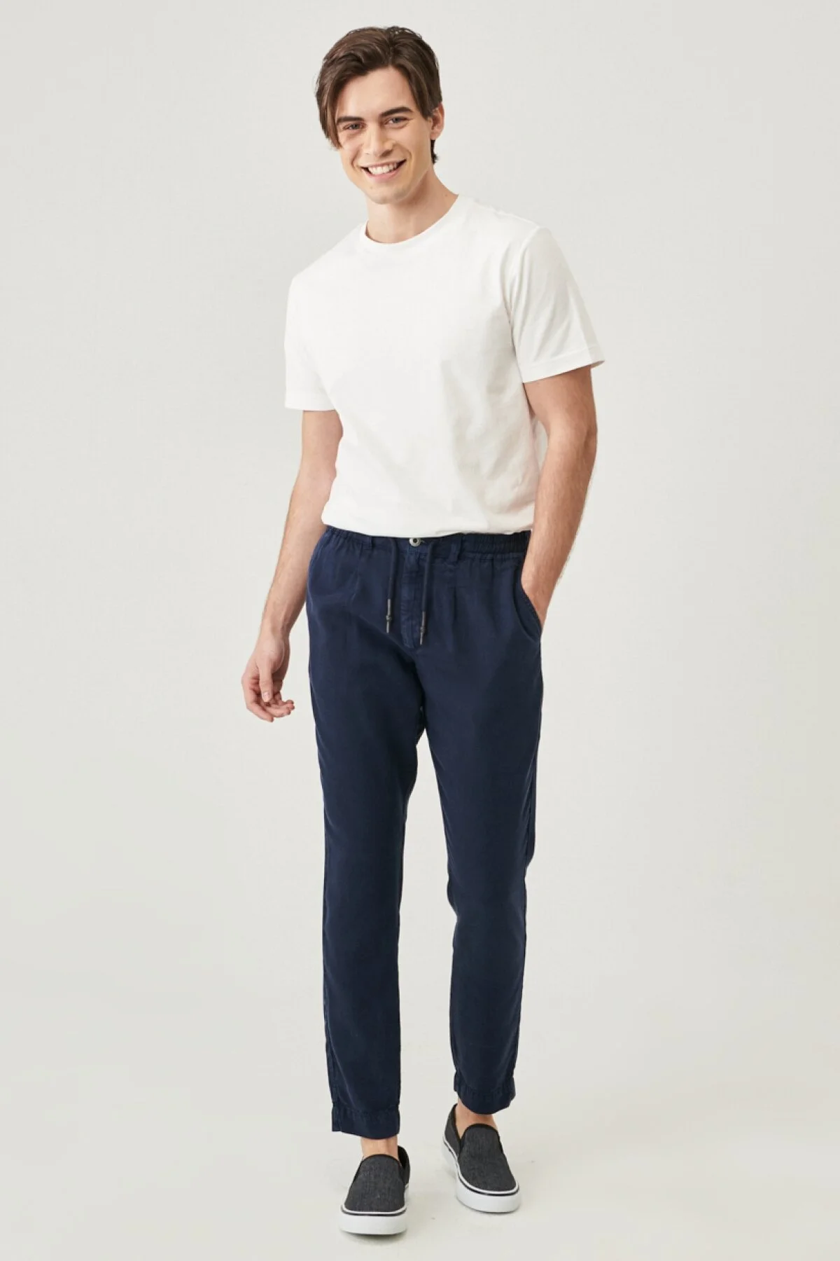 Regular Fit Normal Kesim Bağcık Detaylı Chino Pantolon Wrangler Main image