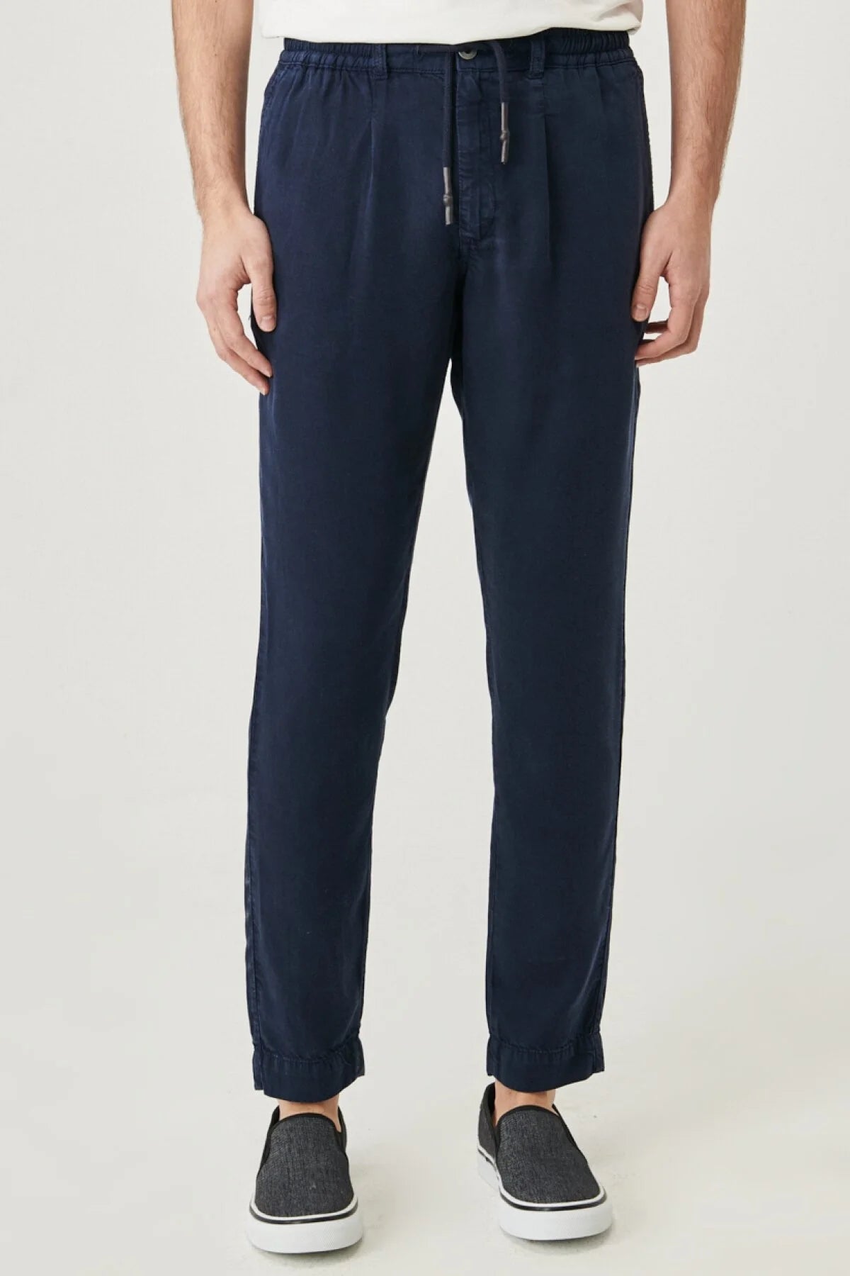 Regular Fit Normal Kesim Bağcık Detaylı Chino Pantolon Wrangler