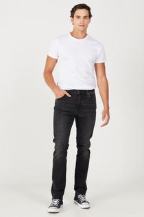 Wrangler Erkek Normal Kesim Düz Paça Denim Kot Pantolon Jean