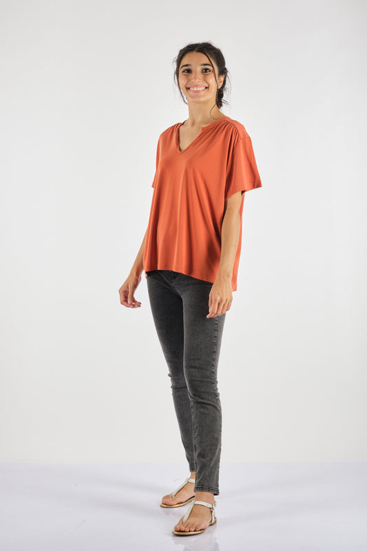 Garmenty Oversize V Yaka Kısa Kol Minimalist Kadın T-Shirt - Günlük Şıklık