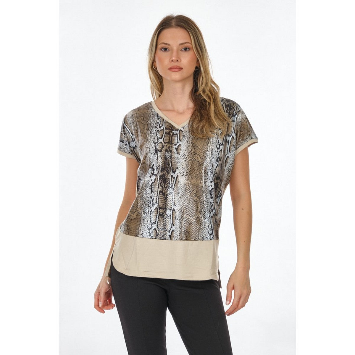 Twomail Oversize V Yaka Yılan Desenli Kadın T-Shirt - Kısa Kol Secondary image