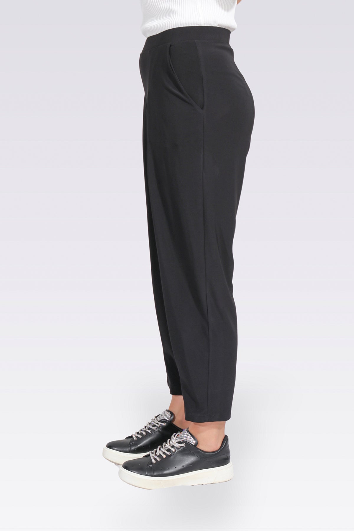 PİLE DETAYLI RAHAT KESİM BELİ LASTİKLİ ÖRME PANTOLON