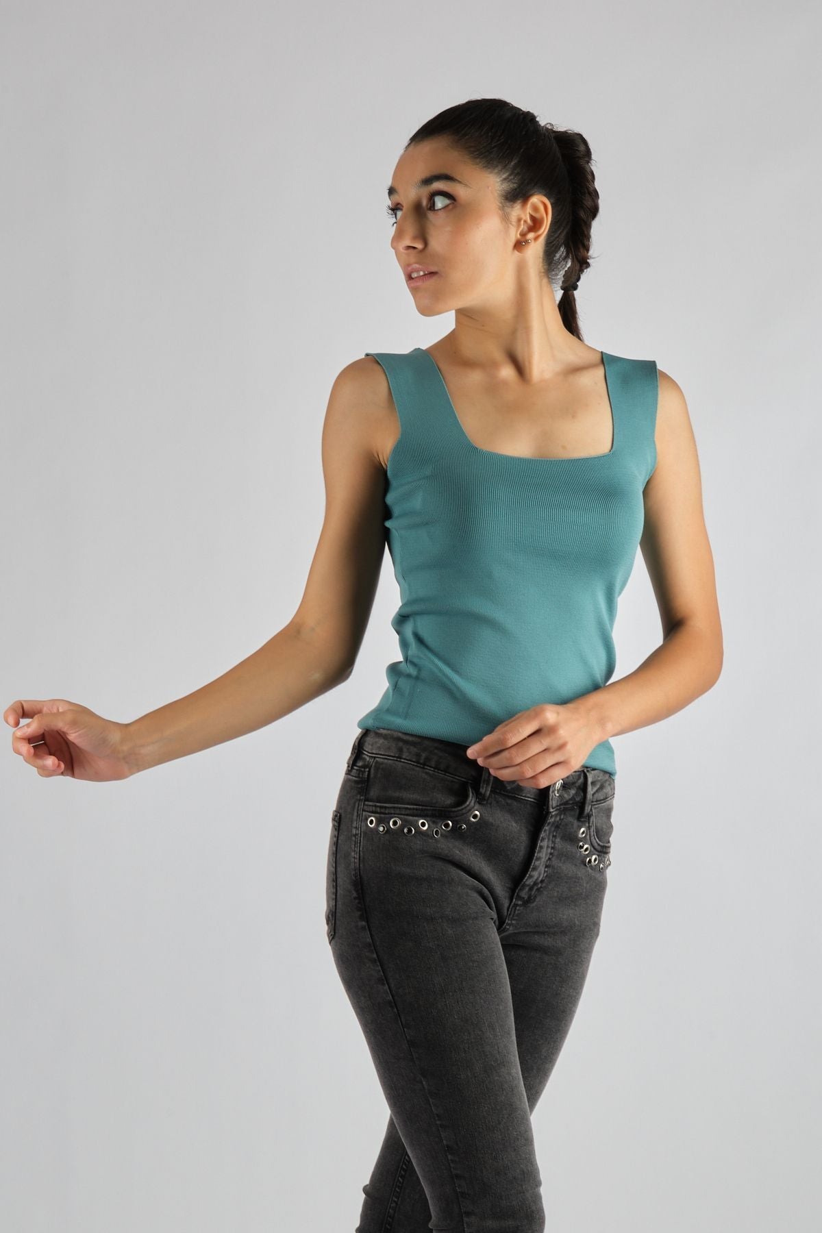 Rugu Minimalist Kare Yaka Kolsuz Crop Bluz - Günlük Şıklık Secondary image