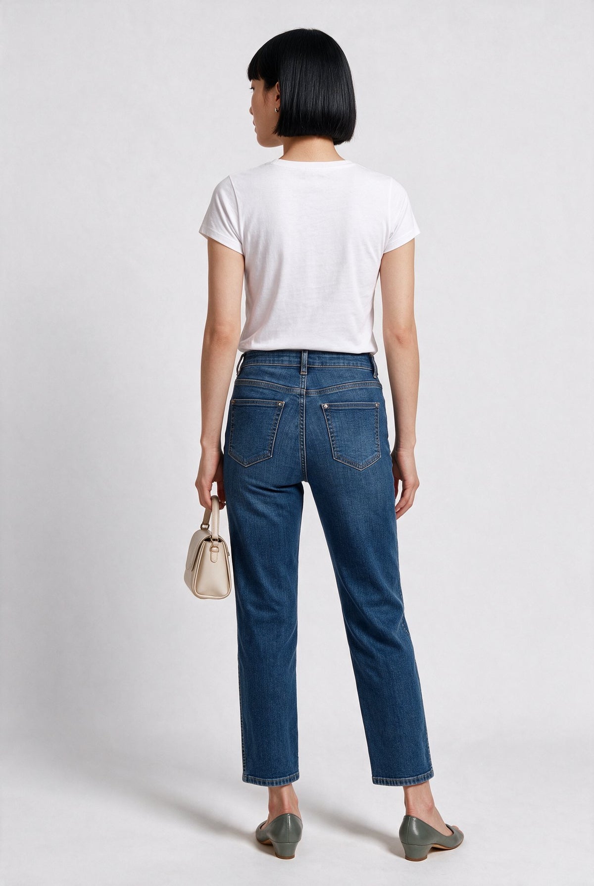 Seleste Kadın Yüksek Bel Nakış Detaylı Düz Paça Denim Jean Pantolon