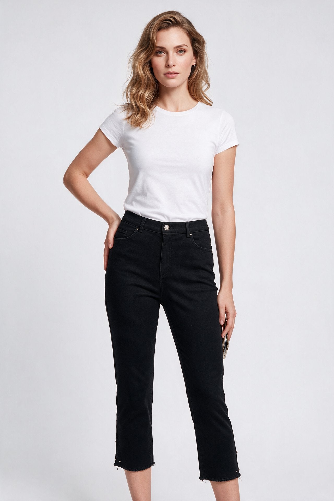 Seleste Kadın Yüksek Bel Düz Kesim Püsküllü Paça Crop Denim Pantolon Main image