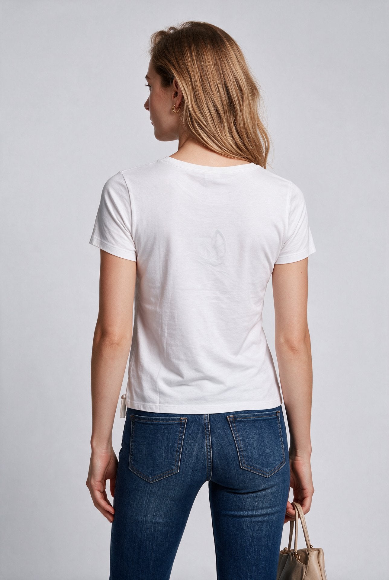 Sempre Kadın Bisiklet Yaka Kısa Kol Zincir Detaylı Pamuk Karışımlı T-Shirt Secondary image