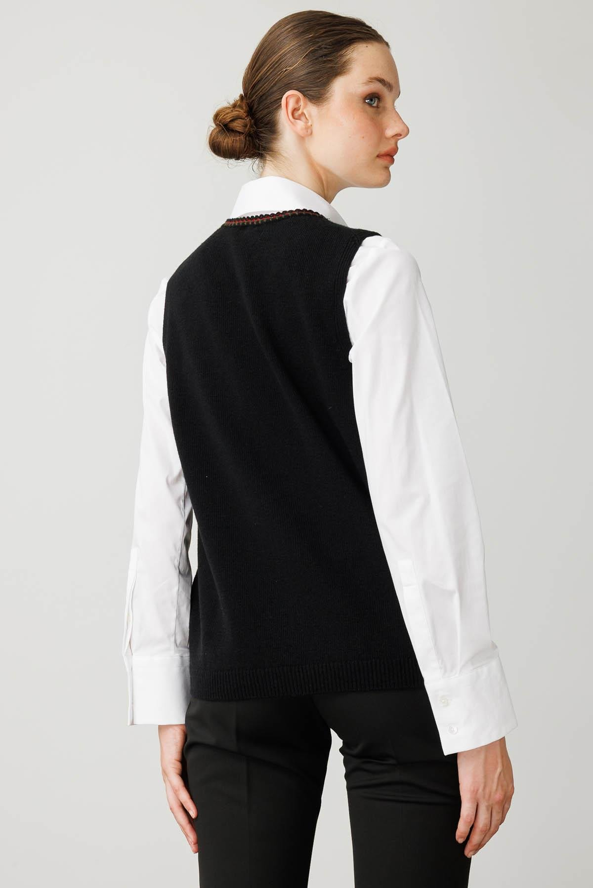 Kadın Sıfır Yaka Cebi ve Yakası Renkli Tığlamalı Yün Süveter Desen