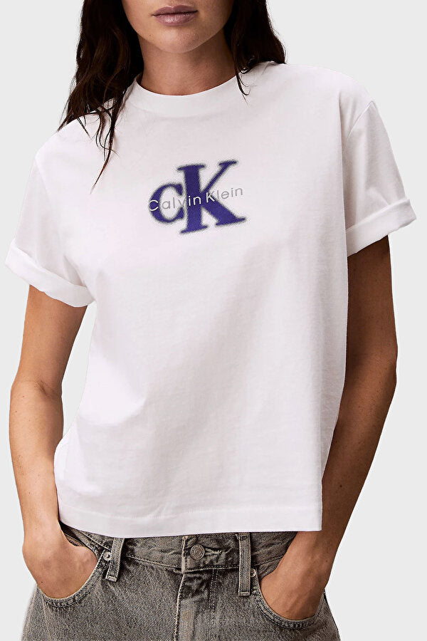 Calvin Klein Kadın Pamuklu Bisiklet Yaka Kısa Kollu Logo Baskılı T-Shirt İkincil görsel