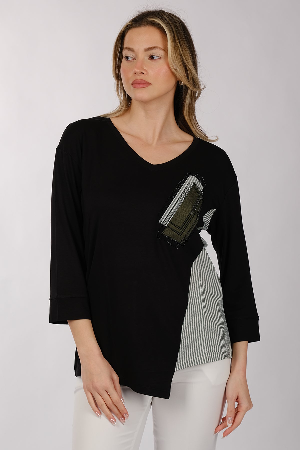 Daido Oversize V Yaka 3/4 Kol Kadın Tişört - Minimalist Tasarım Secondary image