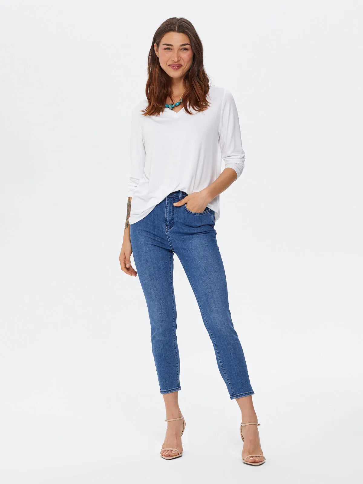 Faik Sönmez Kadın Oversize V Yaka Uzun Kol Minimalist T-Shirt