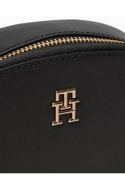 Tommy Hilfiger Kadın Yarım Ay Askılı Çanta AW0AW16482