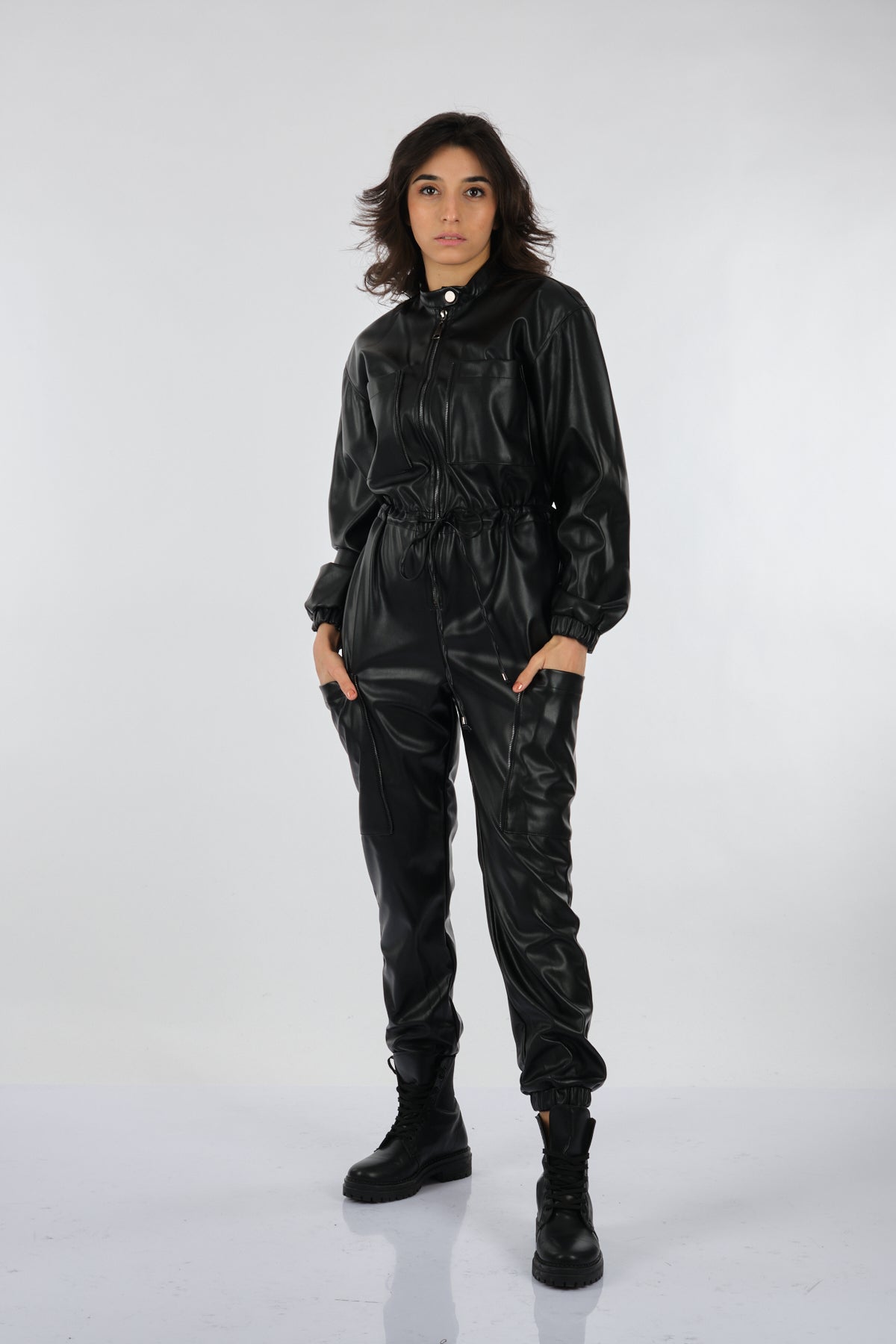 Unique Mode Oversize Fermuarlı Cep Detaylı Kadın Deri Tulum - 2025 Trendi Secondary image