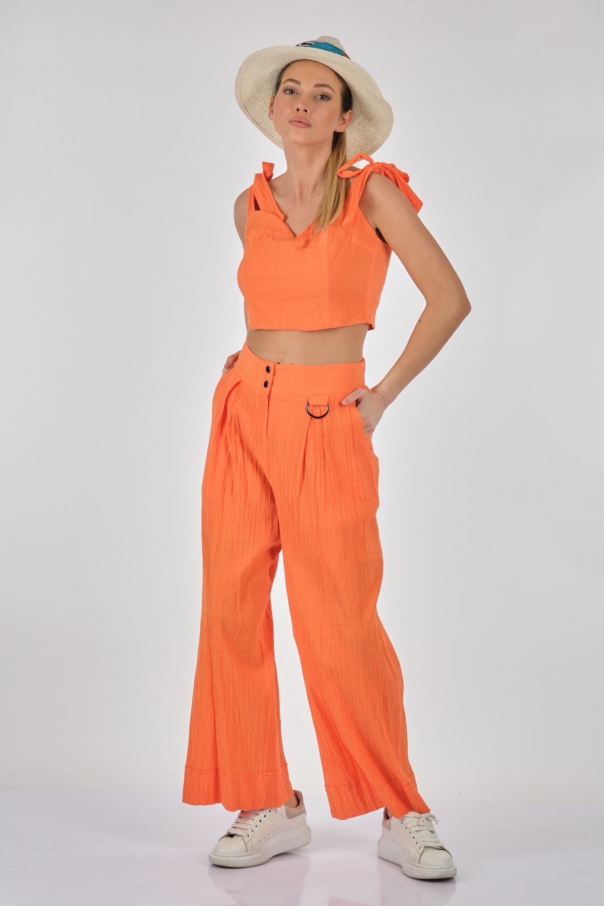 Unique Mode Minimalist Crop Bluz & Geniş Paça Pantolon Takım - Yazlık Main image