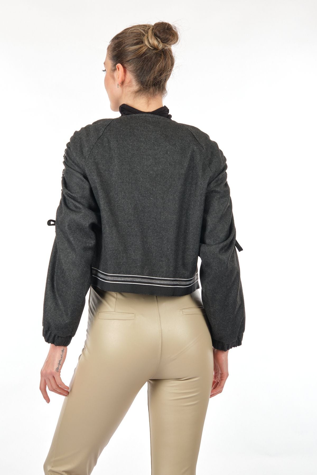 Unique Mode Minimalist Crop Ceket - Büzgülü Kollu - Oversize