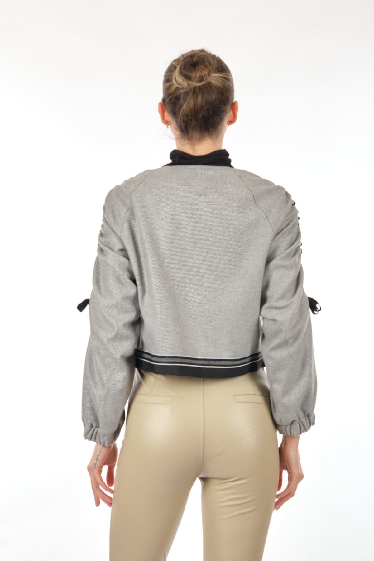 Unique Mode Minimalist Crop Ceket - Büzgülü Kollu - Oversize