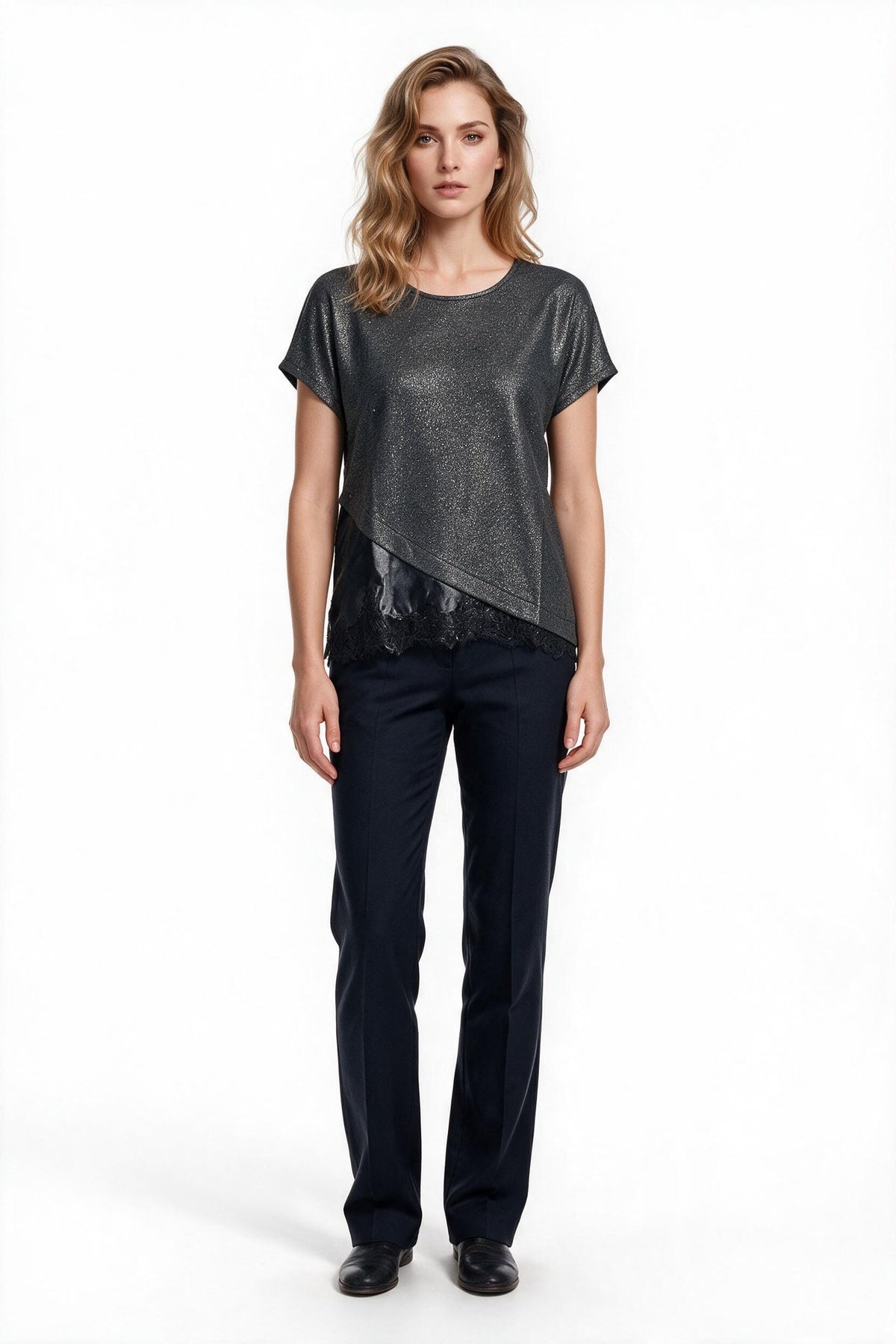 Vedi Kadın Simli Dokulu Asimetrik Katmanlı Dantel Detaylı Bisiklet Yaka Bluz Main image