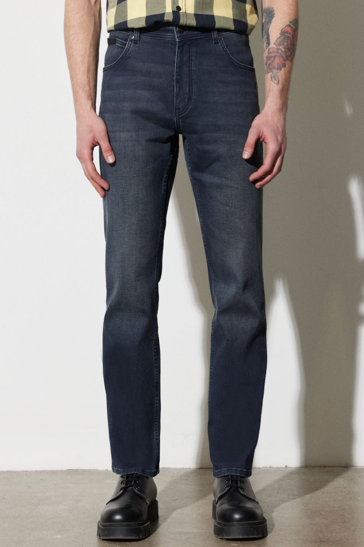 Wrangler Erkek Regular Fit Jean - Klasik ve Şık Günlük Stil Secondary image
